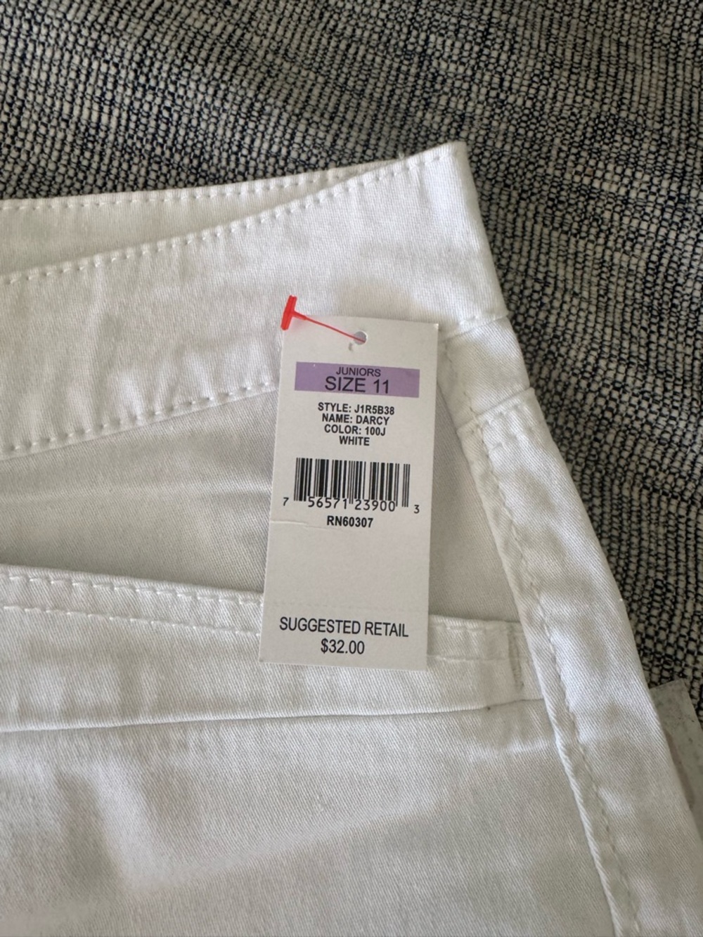 UNIONBAY White Women's Denim Short Shorts - Picture 2 of 4